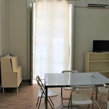 Apartment In Pianterreno Acireale